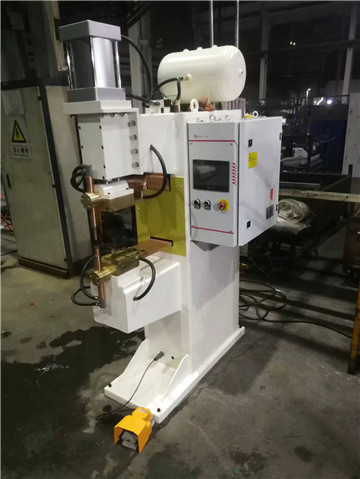 18中頻點焊機 .jpg